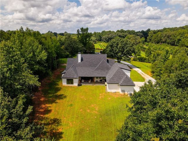 860 W Ridgeway Road, Maysville, GA 30558