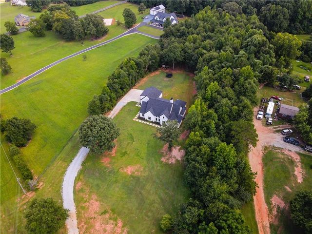 860 W Ridgeway Road, Maysville, GA 30558