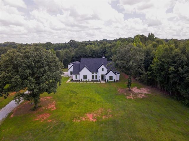 860 W Ridgeway Road, Maysville, GA 30558