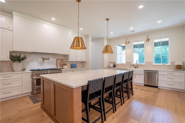 860 W Ridgeway Road, Maysville, GA 30558
