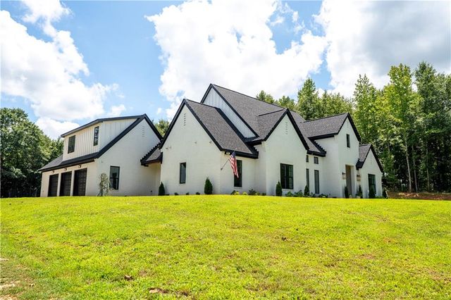 860 W Ridgeway Road, Maysville, GA 30558