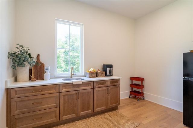 860 W Ridgeway Road, Maysville, GA 30558