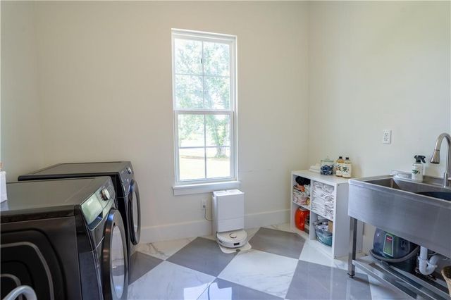 860 W Ridgeway Road, Maysville, GA 30558