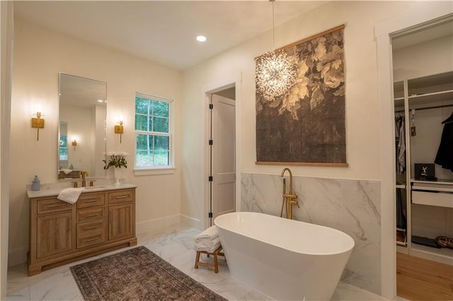 860 W Ridgeway Road, Maysville, GA 30558