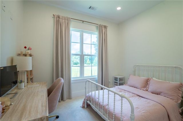 860 W Ridgeway Road, Maysville, GA 30558