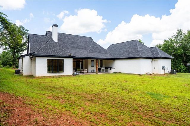 860 W Ridgeway Road, Maysville, GA 30558