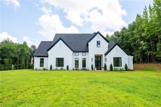 860 W Ridgeway Road, Maysville, GA 30558