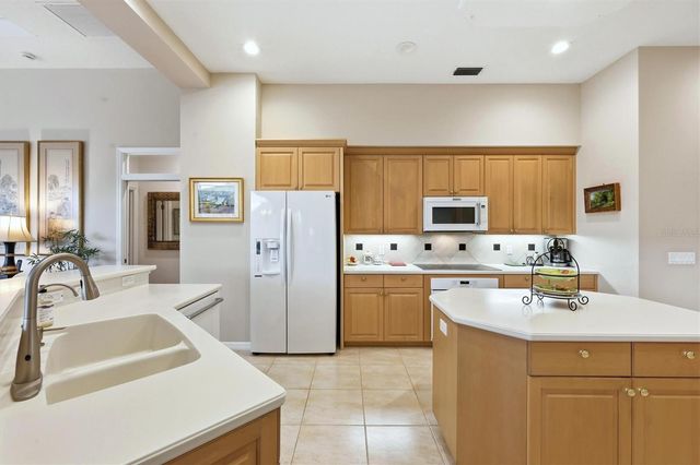 8116 COLLINGWOOD COURT, University Park, FL 34201