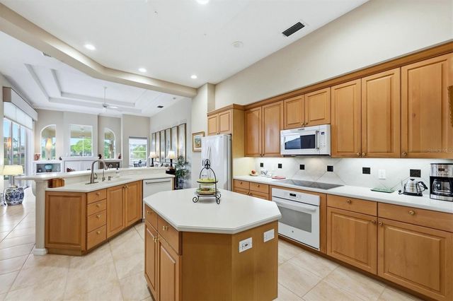 8116 COLLINGWOOD COURT, University Park, FL 34201