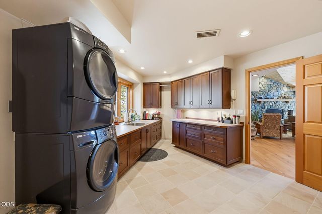 2459 Little Applegate Road, Jacksonville, OR 97530