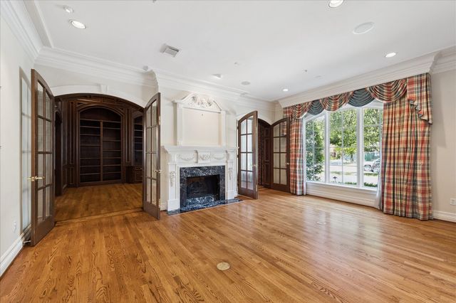 10911 Kemwood Drive, Hunters Creek Village, TX 77024