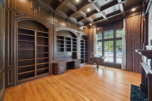 10911 Kemwood Drive, Hunters Creek Village, TX 77024