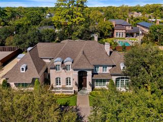10911 Kemwood Drive, Hunters Creek Village, TX 77024