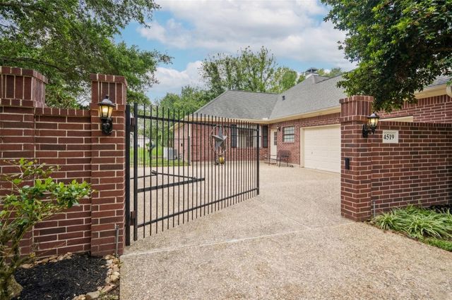 4519 Westerdale Drive, Fulshear, TX 77441