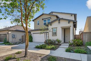 824 Katelyn Avenue, Madera, CA 93636