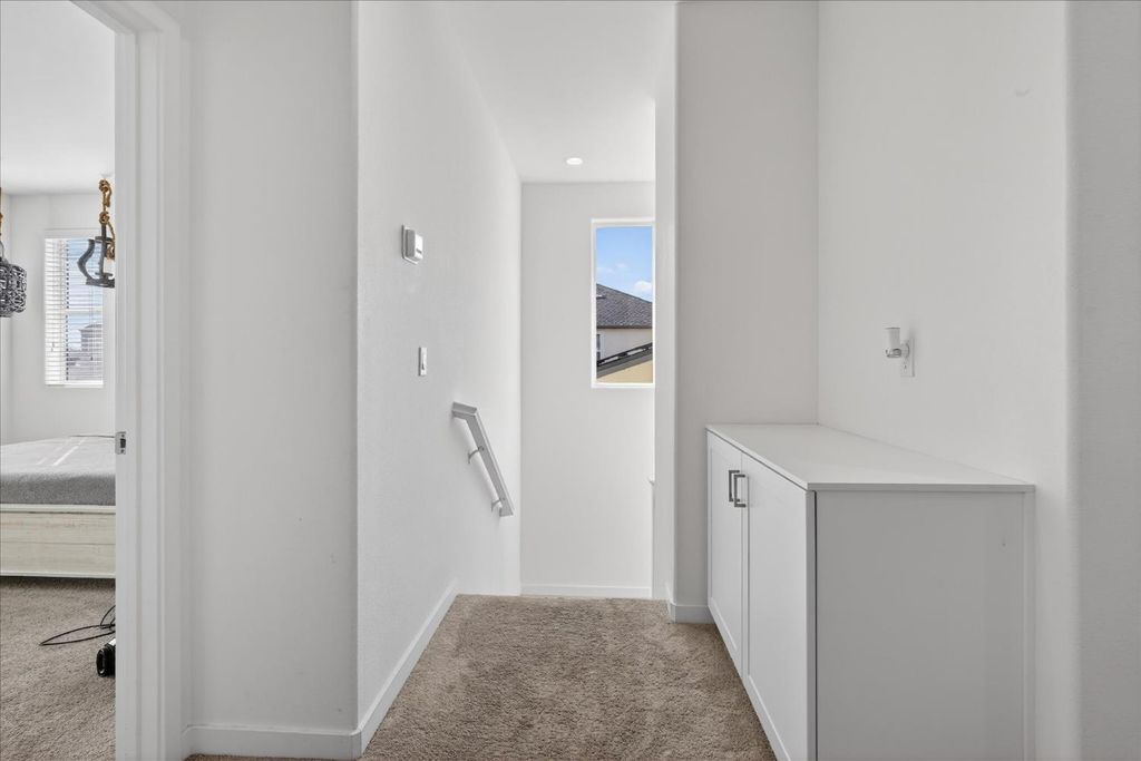 Image 16 of property listing at 824 Katelyn Avenue, Madera, CA 93636