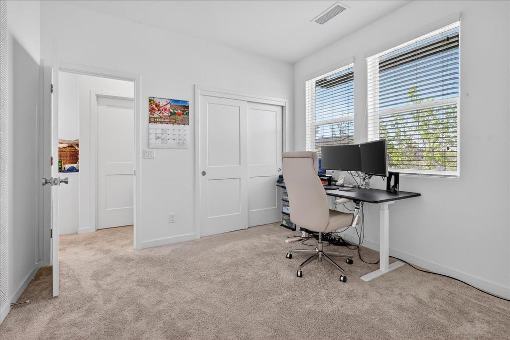 Image 22 of property listing at 824 Katelyn Avenue, Madera, CA 93636