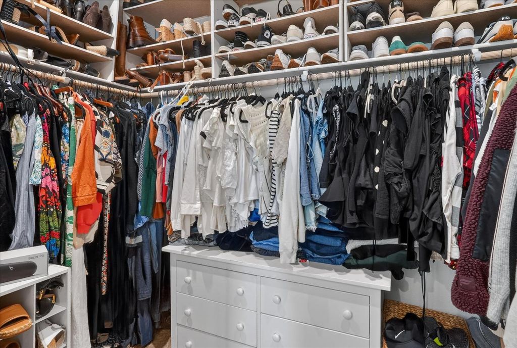 Image 28 of property listing at 824 Katelyn Avenue, Madera, CA 93636