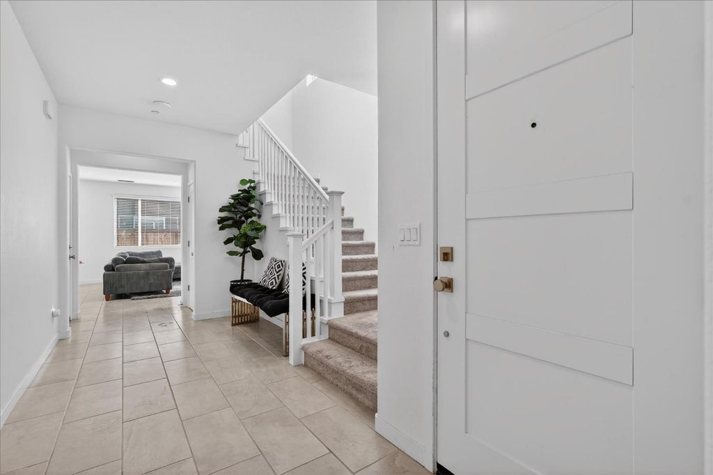 Image 4 of property listing at 824 Katelyn Avenue, Madera, CA 93636