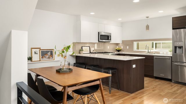 2455 Wickstrom Place SW, Seattle, WA 98116