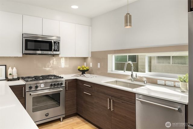 2455 Wickstrom Place SW, Seattle, WA 98116