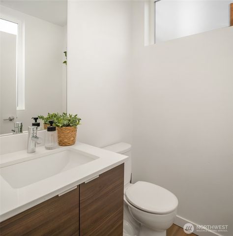 2455 Wickstrom Place SW, Seattle, WA 98116