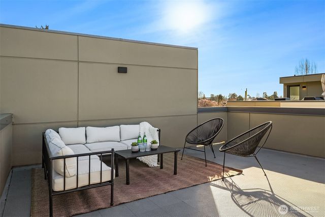 2455 Wickstrom Place SW, Seattle, WA 98116