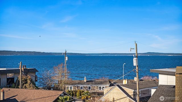 2455 Wickstrom Place SW, Seattle, WA 98116