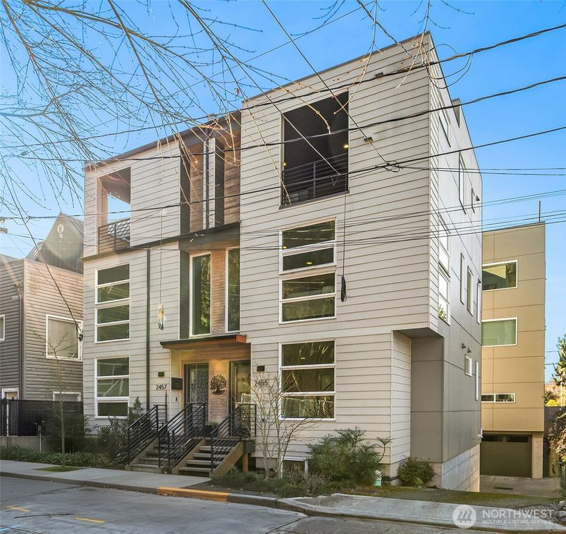 2455 Wickstrom Place SW, Seattle, WA 98116