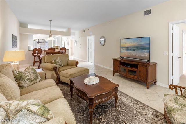 2370 Hidden Lake CT 8301, Naples, FL 34112