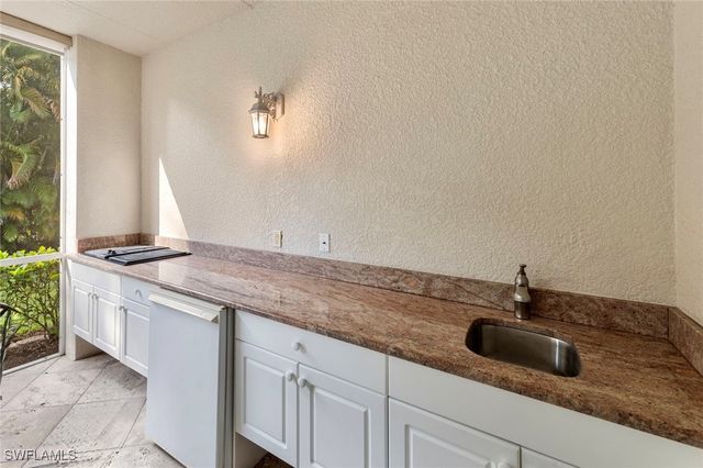 2370 Hidden Lake CT 8301, Naples, FL 34112