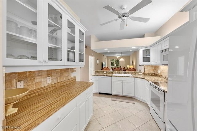 2370 Hidden Lake CT 8301, Naples, FL 34112