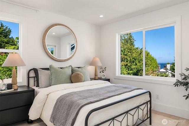 3023 65th Avenue SW, Seattle, WA 98116