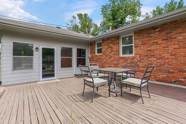 105 SE Moore Street, Blue Springs, MO 64014