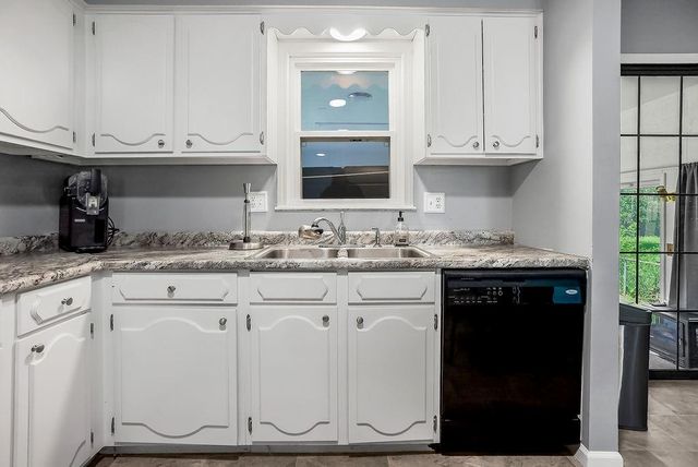 105 SE Moore Street, Blue Springs, MO 64014