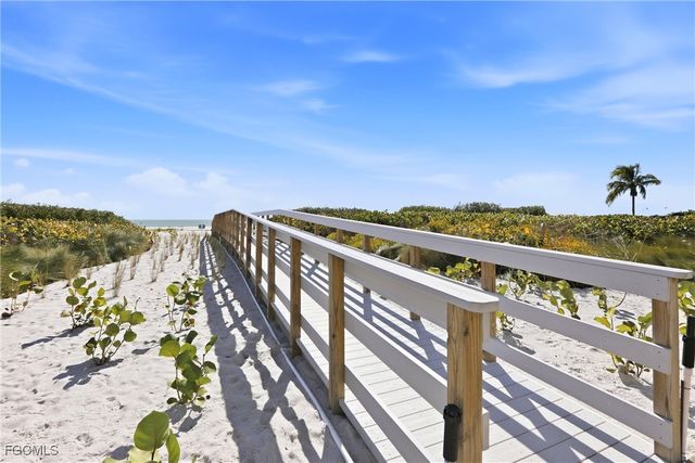 1341 Middle Gulf DR 4C, Sanibel, FL 33957