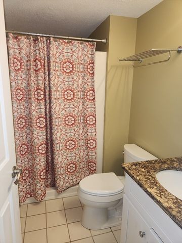 200 Locust St 303, Lynn, MA 01904