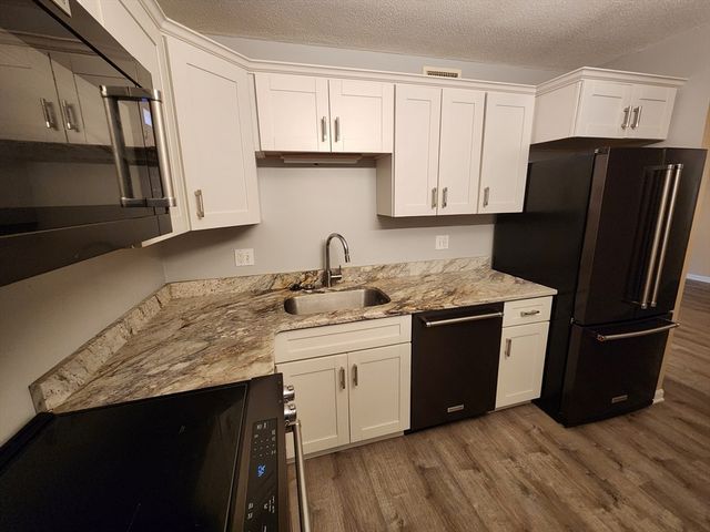 200 Locust St 303, Lynn, MA 01904