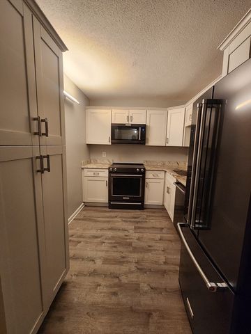 200 Locust St 303, Lynn, MA 01904