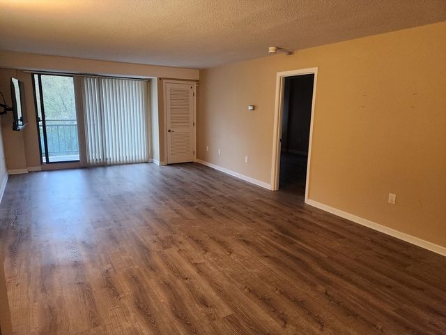 200 Locust St 303, Lynn, MA 01904