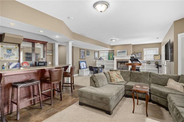 4810 Aegean Terrace, St Joseph, MO 64506