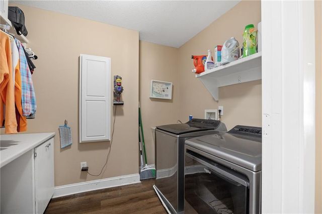 4810 Aegean Terrace, St Joseph, MO 64506