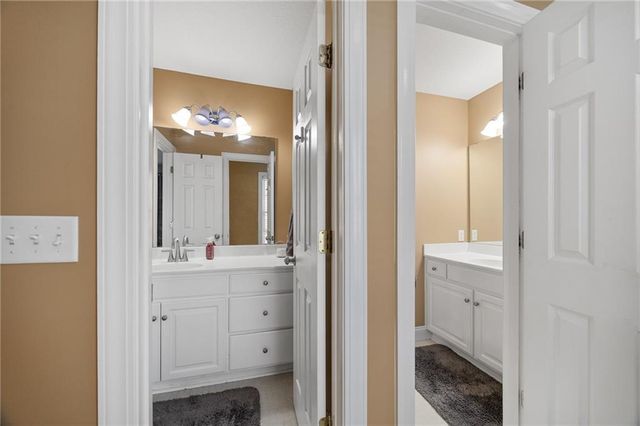 4810 Aegean Terrace, St Joseph, MO 64506