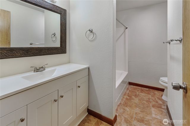 6646 Kinwood Park Lane SE, Lacey, WA 98503