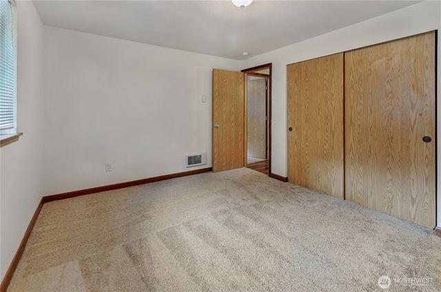 6646 Kinwood Park Lane SE, Lacey, WA 98503