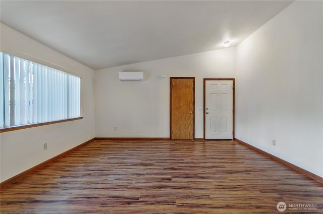 6646 Kinwood Park Lane SE, Lacey, WA 98503