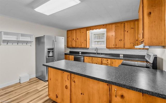 9185 US Highway 220 Bus N, Randleman, NC 27317