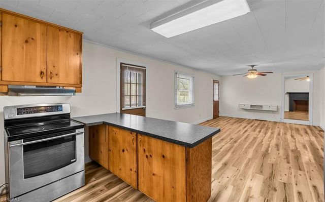 9185 US Highway 220 Bus N, Randleman, NC 27317