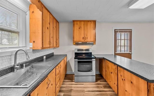 9185 US Highway 220 Bus N, Randleman, NC 27317