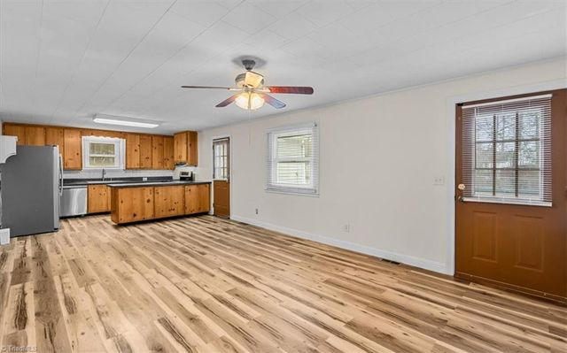 9185 US Highway 220 Bus N, Randleman, NC 27317